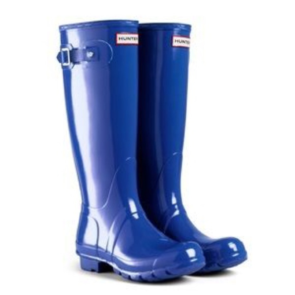 ISO POST. EUC or new. Original, tall Hunter Boots Cobalt. Size 36 EU.